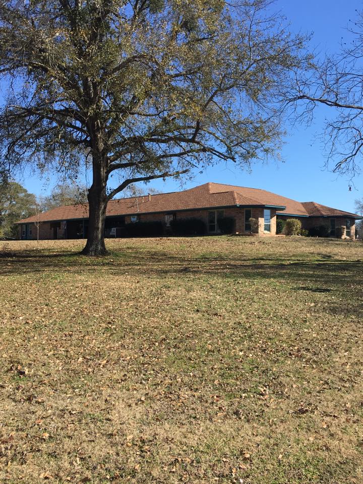 Contractor for roofing services